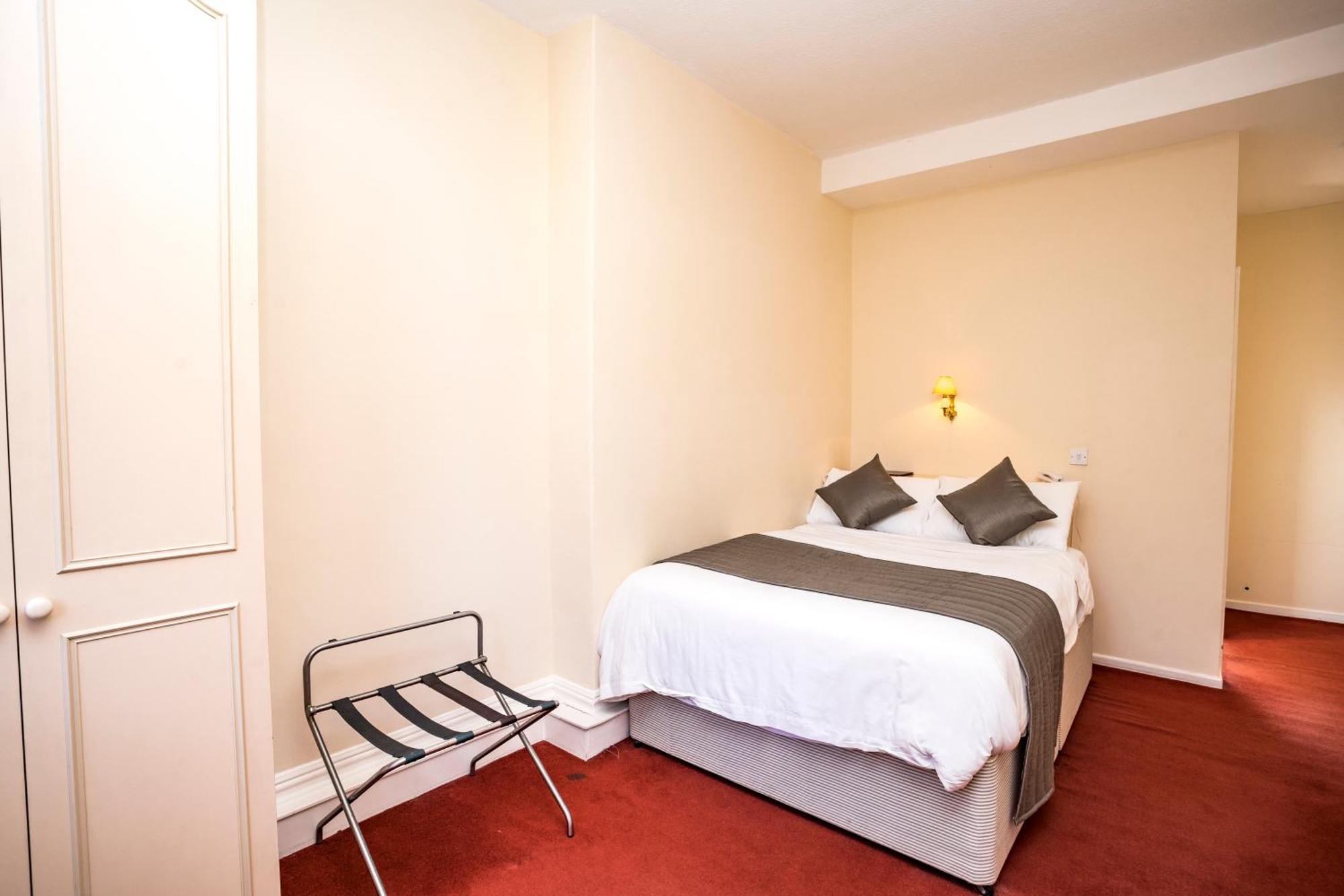 Borough Arms Hotel Newcastle-under-Lyme Eksteriør bilde