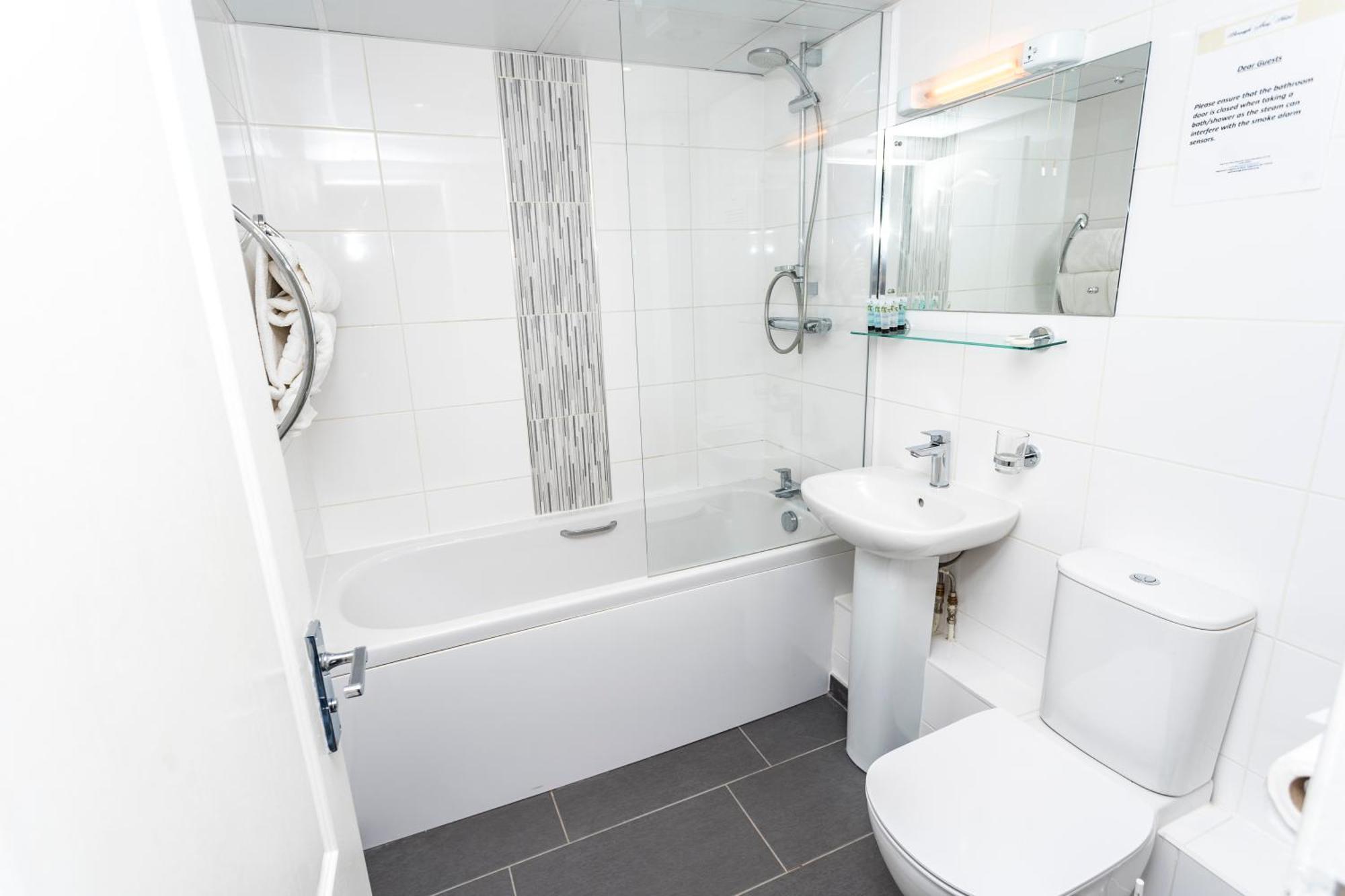 Borough Arms Hotel Newcastle-under-Lyme Eksteriør bilde